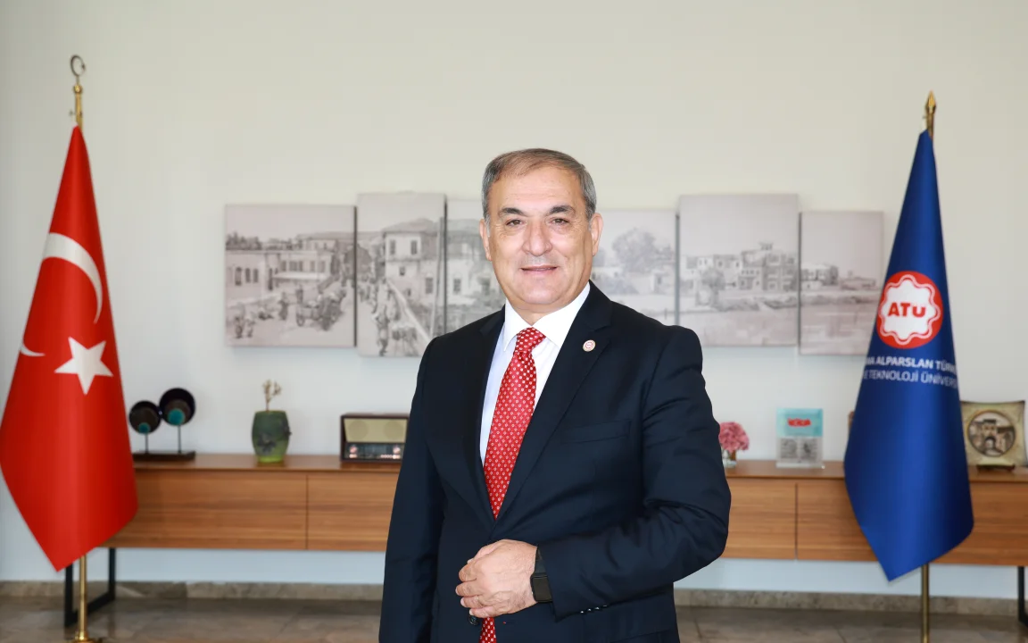 Geleceğini Doğru Şekillendirmek İsteyen Gençler ATÜ Merkez Kafeterya Binası’nda Buluşuyor