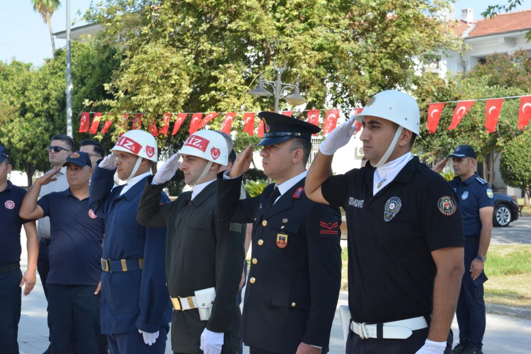 Ceyhan Bayraklarla Donatıldı: 30 Ağustos Zafer Bayramı Coşkusu